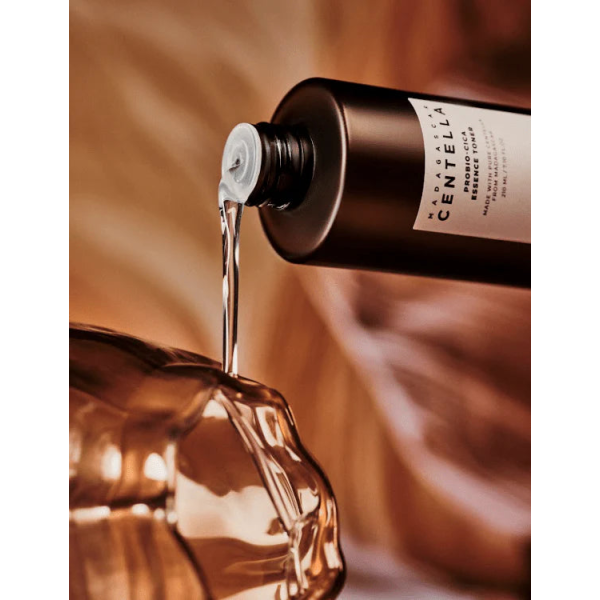 Skin1004 Madagascar Centella Probio-Cica Essence Toner 210Ml